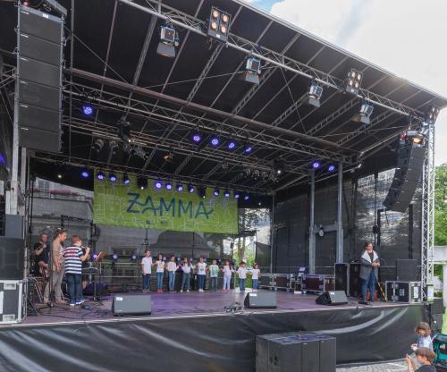 Mobile Bühne beim Einsatz auf dem ZAMMA-Festival